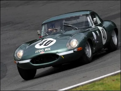 Le nombre de Jaguar Type E Lightweight prévu en 1963 était de 18. Combien y en a-t-il réellement eu ?