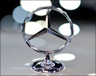 Quelle est l'origine du nom de la marque Mercedes-Benz ?