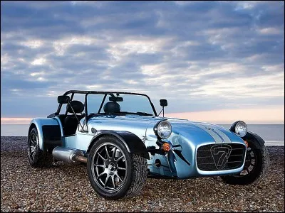 Qui est le fondateur de la marque de ce modèle ?