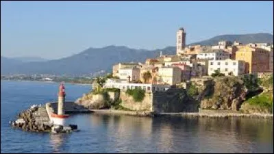 Comment appelle-t-on les habitants de la ville d'Ajaccio ?