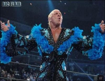 Ric Flair, l'ancien membre de L'Evolution, a pris sa retraite  Wrestle Mania face  un catcheur. Mais lequel ?