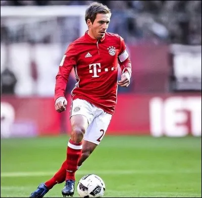 Qui est ce footballeur ?