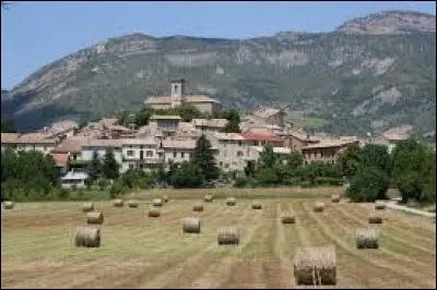 Je vous emmène à la découverte de La Motte-Chalancon. Commune de la Drôme provençale, elle se situe en région ...