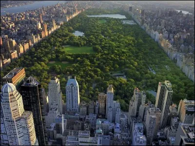 Comment s'appelle le plus grand lac de New York ?