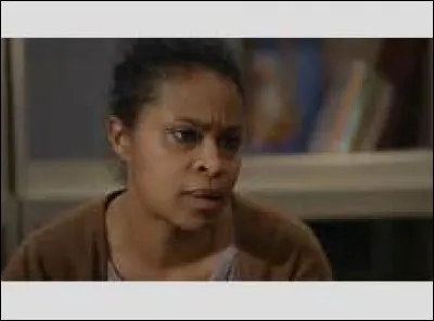 Avec quelle arme Zorah comptait-elle venger la mort d'Issa ?