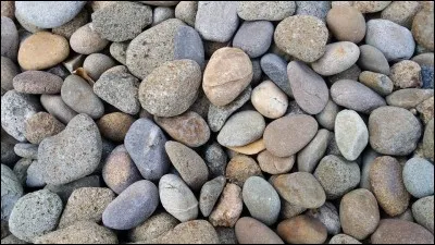 Je suis marseillais, j'anime à la fois à la radio et à la télévision. Qui suis-je ?