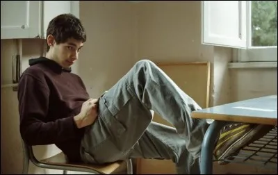 À l'école, d'une manière générale, si tu étais un cancre ou en décrochage, tu dirais...