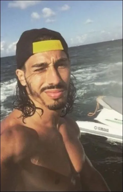 Qui est cette personne cette fois-ci ?