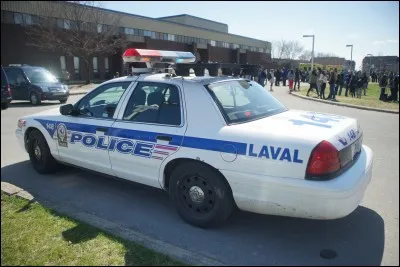 Comment s'appelle cette police ?