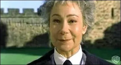 Harry, Ron et Hermione soupçonnent un de leurs professeurs. Lequel ?