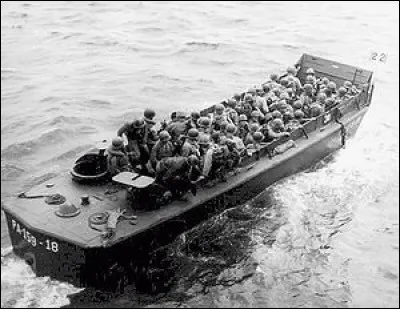 Comment sont nommés les bateaux anglais du débarquement ?