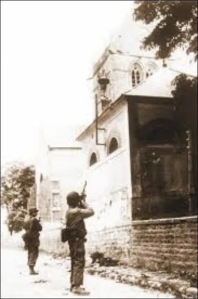 Quel est le nom du premier village libéré de France ?