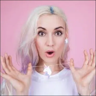 Que fait-elle comme genre de vidéos ?