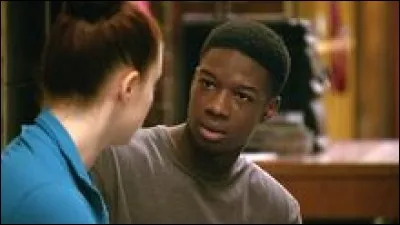 Quel choix a Chloe dans l'épisode 12 ? (saison 3 )