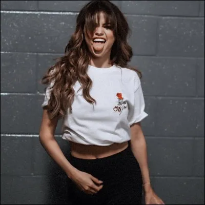 Quel est le titre du premier album solo de Selena ?