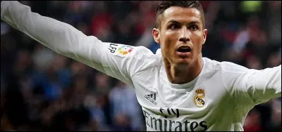 Pour la seconde question, qui est ce célèbre joueur du club rival de Barcelone, le Real Madrid ?