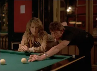 Johnny Hallyday a tourné dans une vingtaine de films. En 1984, il joue aux côtés de Nathalie Baye et de Claude Brasseur dans un chassé-croisé entre la mafia et la police. Avec quel réalisateur ?