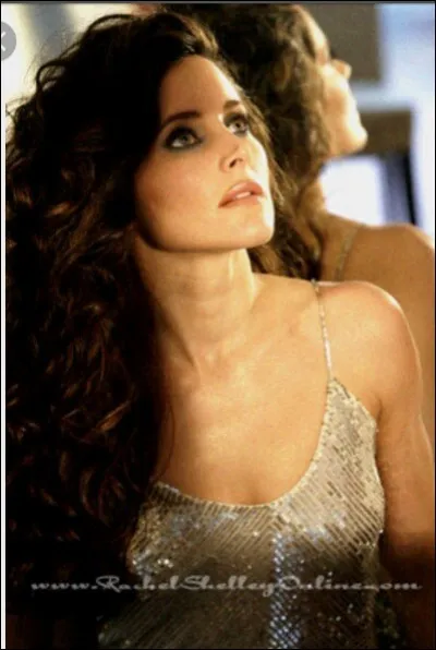 Quel est le nom de l'ex-femme d'Helena ?