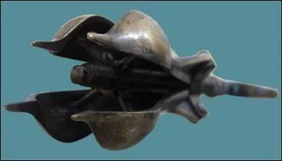 Reconnaissez-vous l'objet en photo ?C'est un objet très ancien qui heureusement a beaucoup évolué.