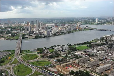 Toujours en Afrique, nous arrivons à l'aéroport Felix-Houphouët-Boigny. Où sommes-nous maintenant ?