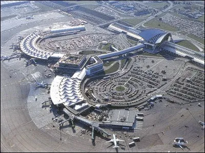 Allons maintenant vers l'aéroport Saint-Exupéry. Où allons-nous atterrir?
