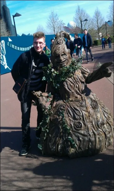 En quelle année a-t-il commencé à faire des vidéos sur youtube ?