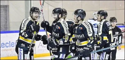 Quel club est le plus titré sur les 30 dernières années, avec 14 titres de champion ?