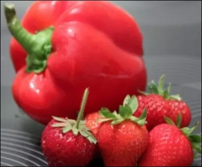 Que voyez-vous près des fraises ?