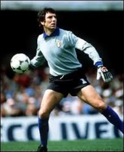 Titres lus dans des journaux sportifs italiens : ''Le grand Zoff est à la baisse et les Lombards gonflent le Pantani.''