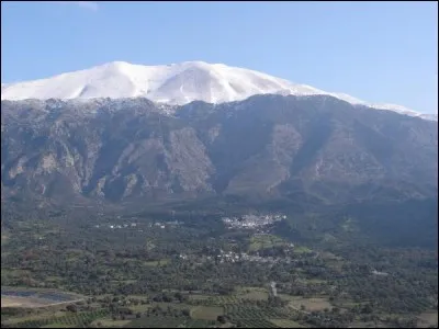 Dans quelle île se trouve le Mont Ida - 2456 m ?