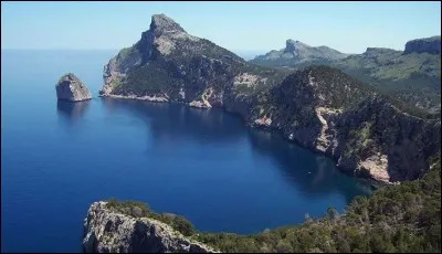 De quelle île Mahón est-elle la plus grande ville?