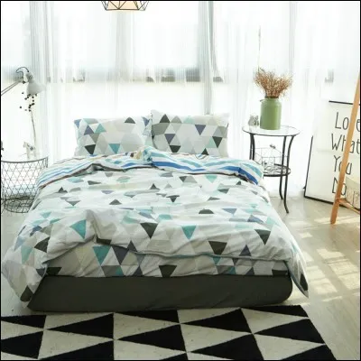 Sur quelle chaîne se trouve le TOP musique,"Lâche ta couette" ?