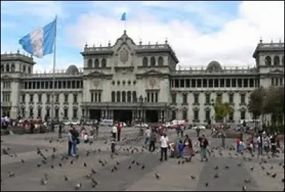 Quelle est la capitale d'El Salvador ?