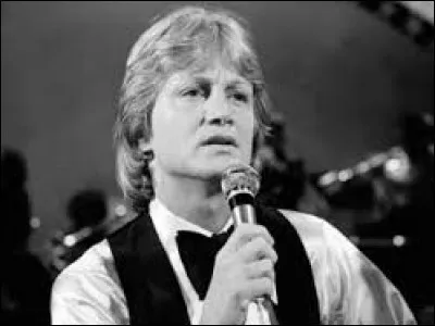 Quel chanteur a sorti l'album "My Way" composé de plusieurs reprises de chansons de Claude François en 2016 ?