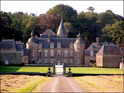 Allons maintenant en Bretagne à Pleugueneuc en Ille-et-Villaine pour découvrir le beau château de la Bourbansais,depuis combien d'années appartient-il à la même famille?