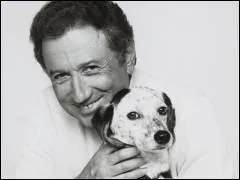 Comment s'appelait la chienne de Michel Druker ?