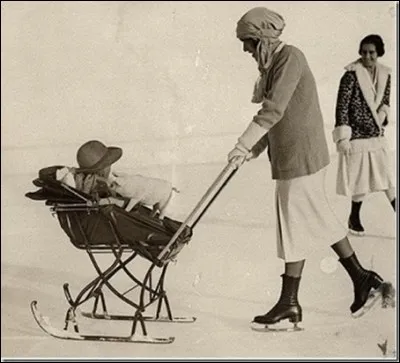 Eh oui, il suffisait d'y penser.... maman et bébé sont de sortie sur la glace... mais... ?