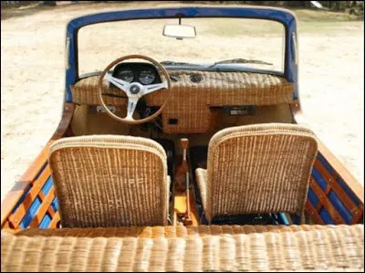 Quel plaisir, sans doute, de profiter du beau temps dans une décapotable en osier... Un seul souci ?