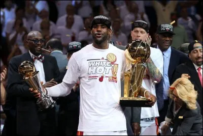 Depuis quelle année LeBron James est-il le meilleur joueur du monde ?