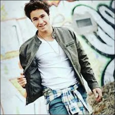 Quel est le vrai nom de Simón ?