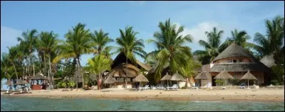 La polygamie est autorisée au Sénégal.