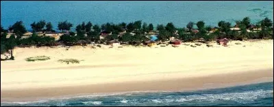 Quelle était l'ancienne capitale du Sénégal ?