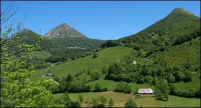Le département du Cantal ne touche pas celui :