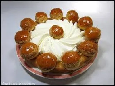 Ce gâteau est un saint-honoré.