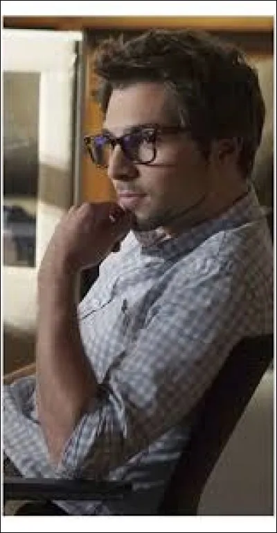 Qui joue le rôle de Liam Greene ?