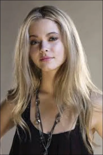 Qui joue le rôle d'Alison DiLaurendis ?