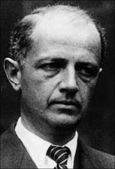 Syndicaliste à la CGT et socialiste, il est l'un des fondateurs du mouvement "Libération Nord" dès octobre 1940. Il est arrêté par la Gestapo en mai 1943 et déporté à Buchenwald d'où il est libéré en avril 1945. De qui s'agit-il ?