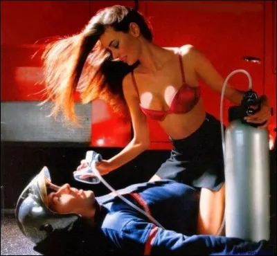 Perle des pompiers : Allo les pompiers ? mon voisin appelle au secours ! - Vous pouvez aller voir ce qui se passe ?