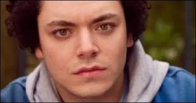 Comment s'appellent ses 2 frères ?