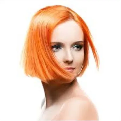 Comment tes cheveux sont-ils coiffés ?